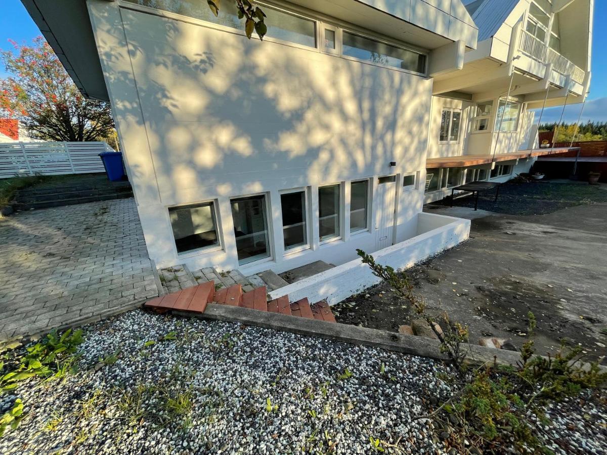 Big Villa Centrally Located In Reikiavik Exterior foto